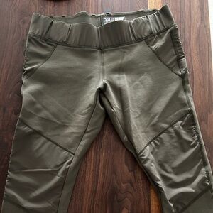 511 Tactical Raven Range Green Legging Yoga Capri